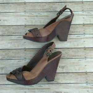 Brown Sandal Wedges  Vince Camutto with Design